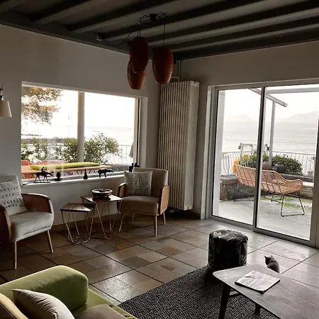Holiday home Peaceful Lakefront Living, Your Retreat! Lr23b *