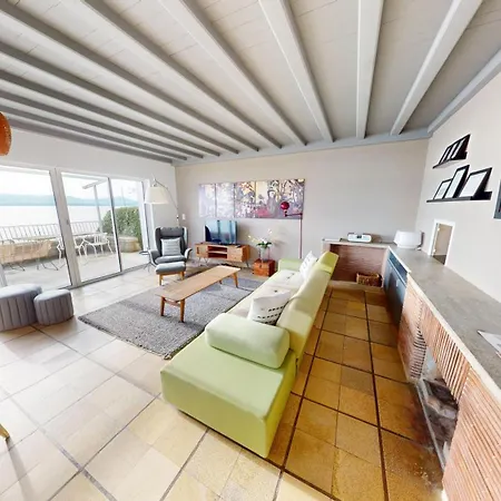 Peaceful Lakefront Living, Your Retreat! Lr23b Casa de Férias