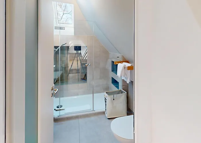 Peaceful Lakefront Living, Your Retreat! Lr23b * Buchillon