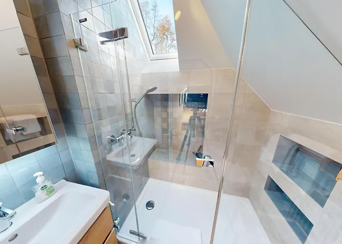 Ferienhaus Peaceful Lakefront Living, Your Retreat! Lr23b Buchillon